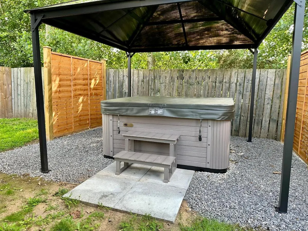 Villa The Birches With Hot Tub York
