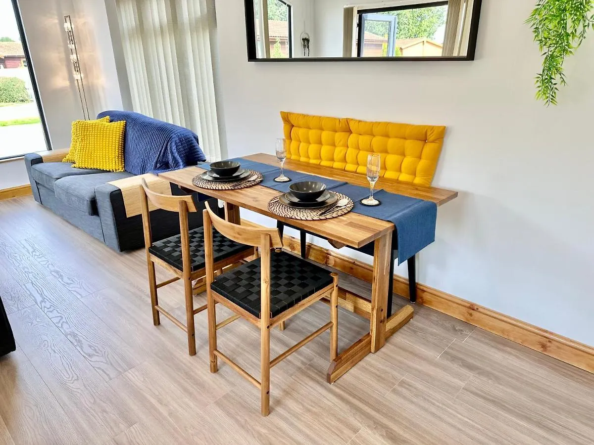 Villa The Birches With Hot Tub York